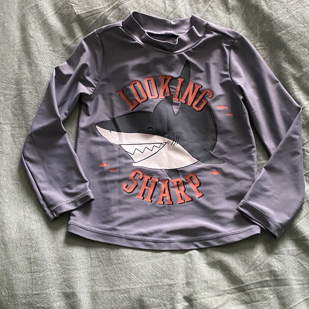 Boys 5T Long sleeve and short sleeve rash guards - Picture 5 of 7